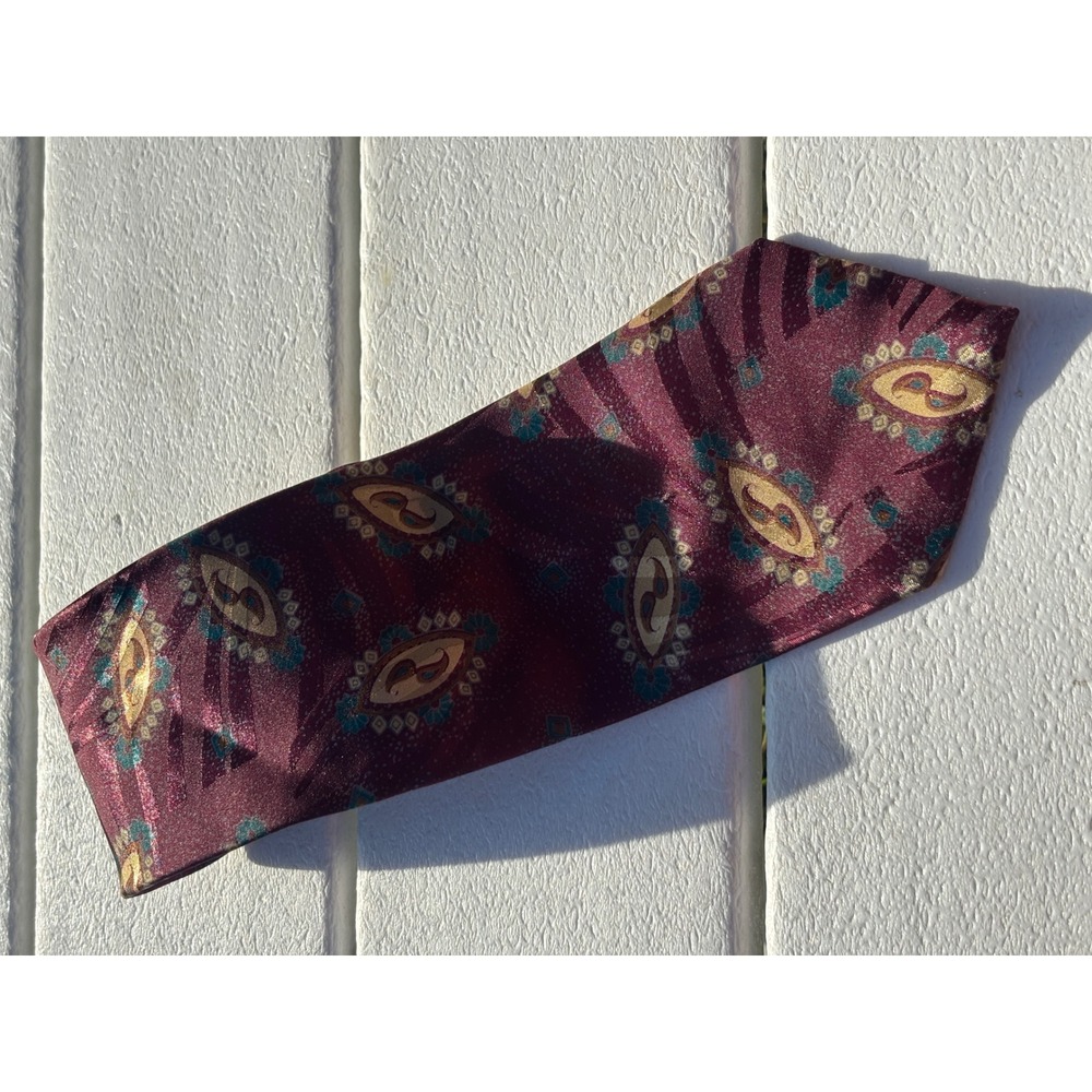 Wembley Mens Necktie Burgundy Paisley Medallion Geometric Silk Blend USA Made